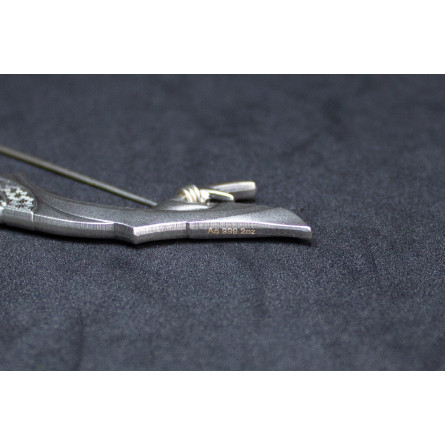 Srebrny Numizmat The Divine Weapons - Crescent Bow Antique, 2 uncje - detal 1 Srebrny Numizmat The Divine Weapons - Crescent Bow Antique, 2 uncje - detal 1